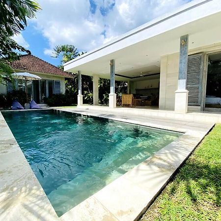 Villa Biru - 500M Batubelig Beach 坎古 外观 照片